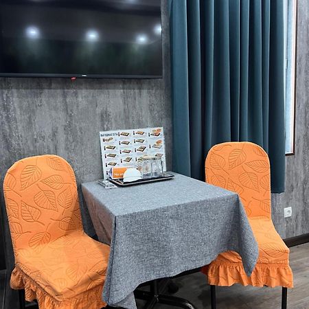 Salut Hotel ビシュケク エクステリア 写真
